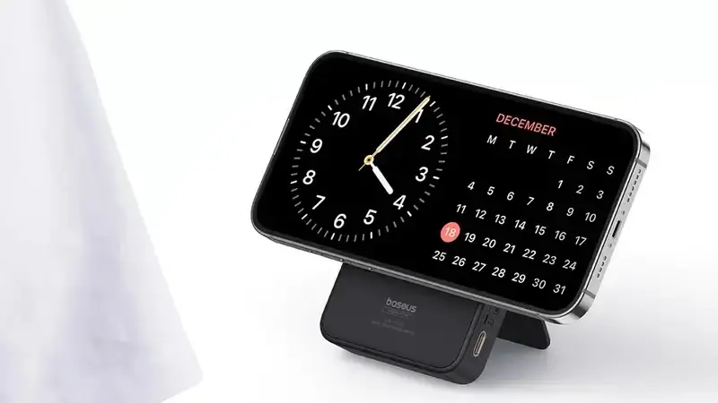 طراحی پاور بانک بی سیم مگنتی باسئوس مدل Magnetic Wireless 20w با ظرفیت 5000 میلی‌آمپر ساعت